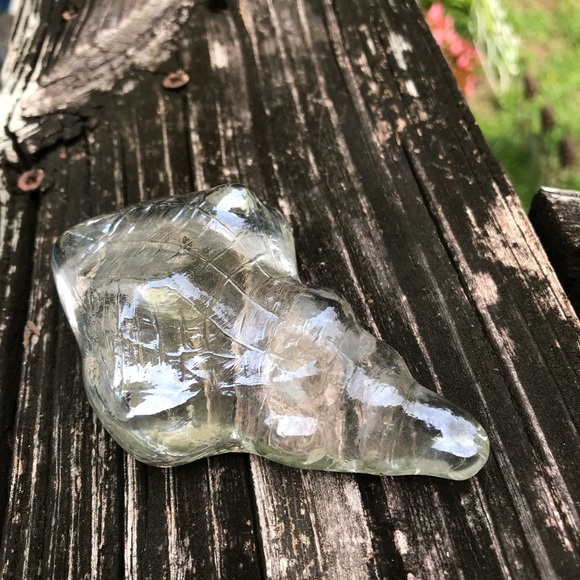 Clear Art Glass Recycled Glass Shell Seashell Nautical Paperweight - Picture 7 of 10